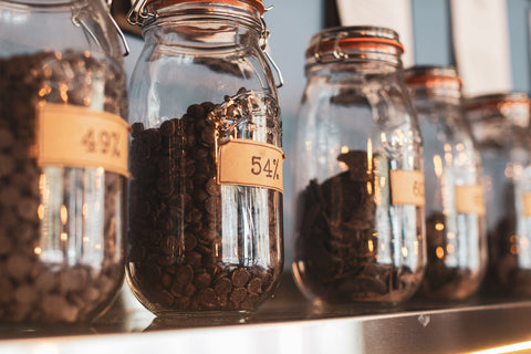 Kakaw jars in coffee shop